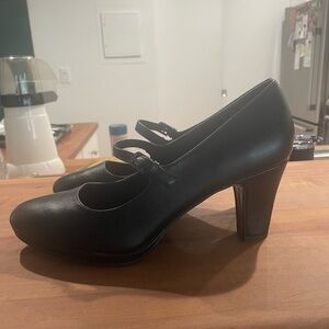 Easy Street Black Classic Heels